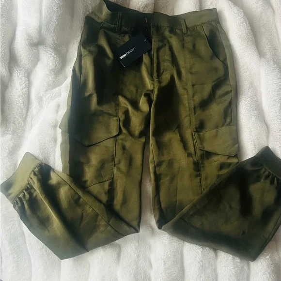 NWT✨ Satin High Rise Joggers - Picture 3 of 10